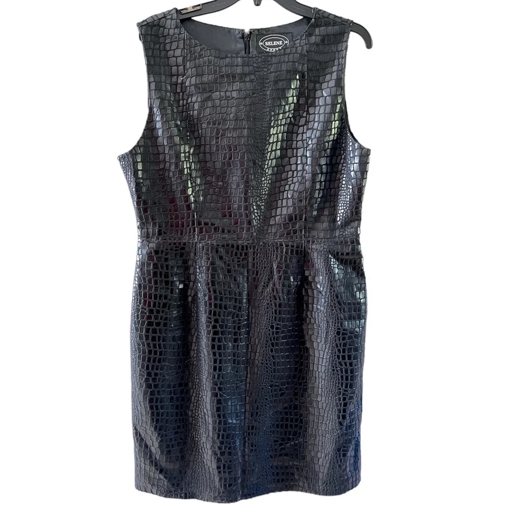 Vintage Selene Sport Women’s Black excellent condition faux crocodile sk…
